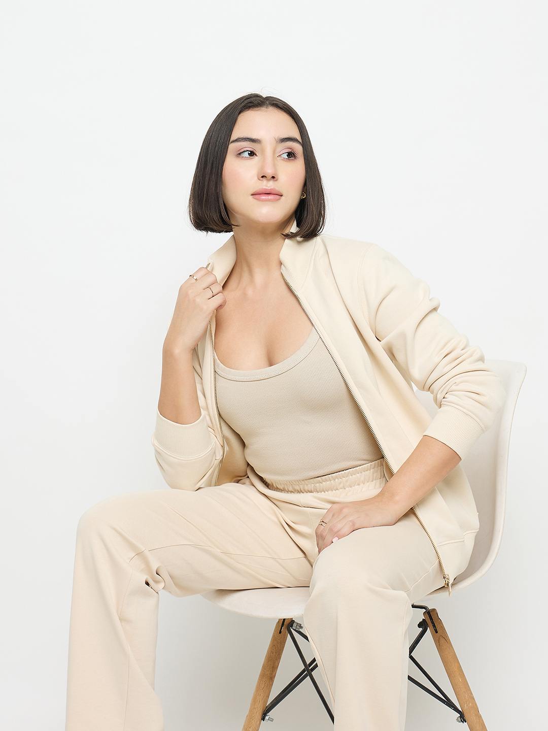 Madame Mock-Neck Sweatshirt color swatch